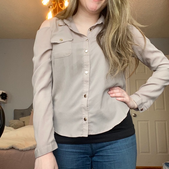 Medium taupe button up with open shoulders. - Picture 4 of 4